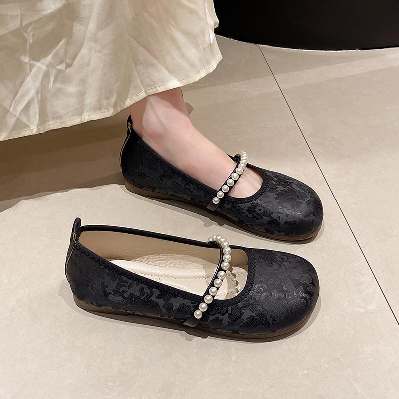 

Lovely Flats Female Summer Daily Leather Slip on Round Toe Classic Shoes for Women Solid String Bead Platform Flats Plus Size 35 чёрный