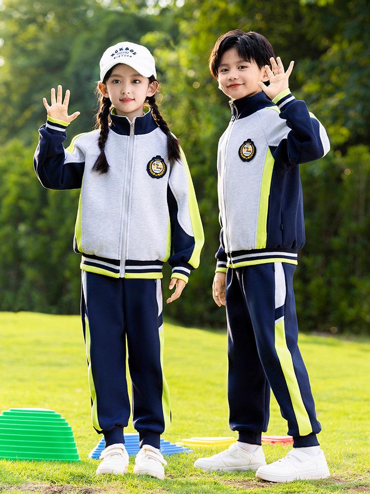 Zestaw 3-częściowy mundurek przedszkolny i podstawówkowy w stylu preppy na wiosnę i jesień. Idealny na Dzień Sportu i Jednolite Ubranie Klasowe.