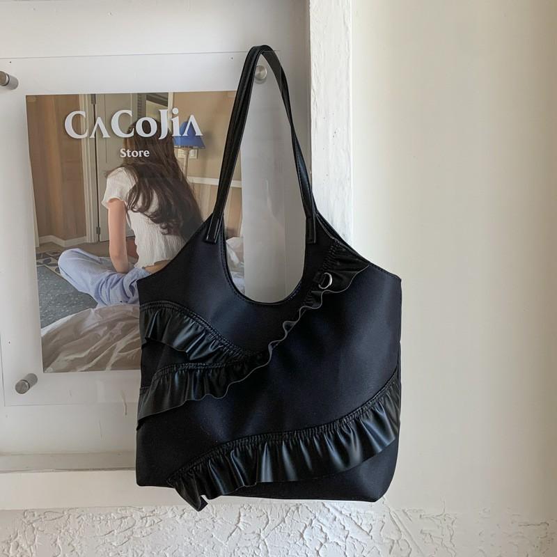 

Large-capacity Casual Nylon Bucket Tote Bag Niche Pleated Skirt Lazy Style Underarm Commuting