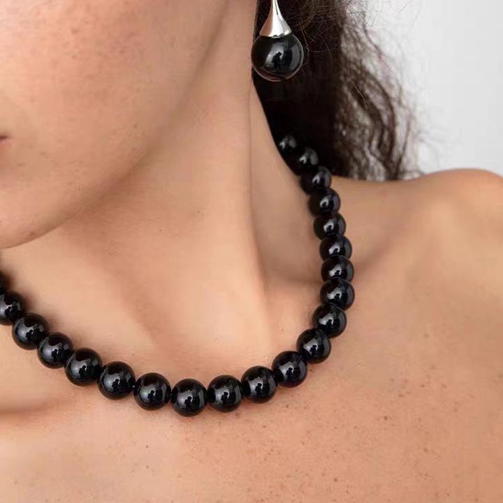 Korean Minimalist Black Agate Beaded Necklace with Freshwater Pearl Clavicle Chain for Women