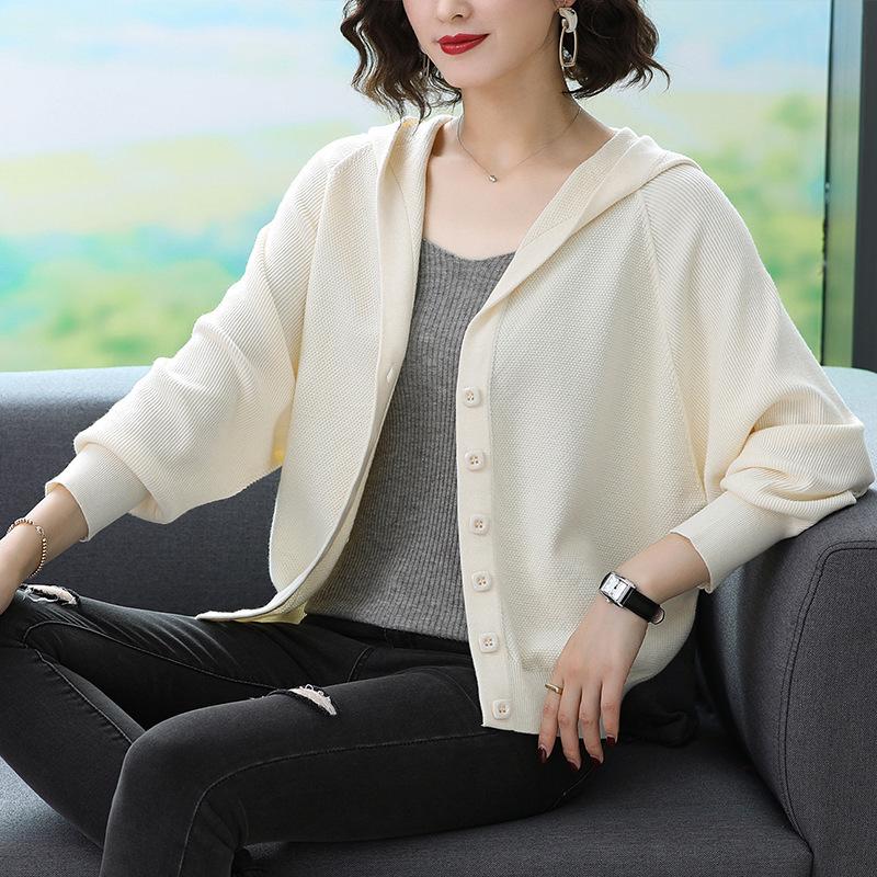Women's Solid Color Hooded Knit Cardigan, Korean Style Batwing Sleeve, Short Single-Breasted Sweater Coat for Autumn/Winter 2021.