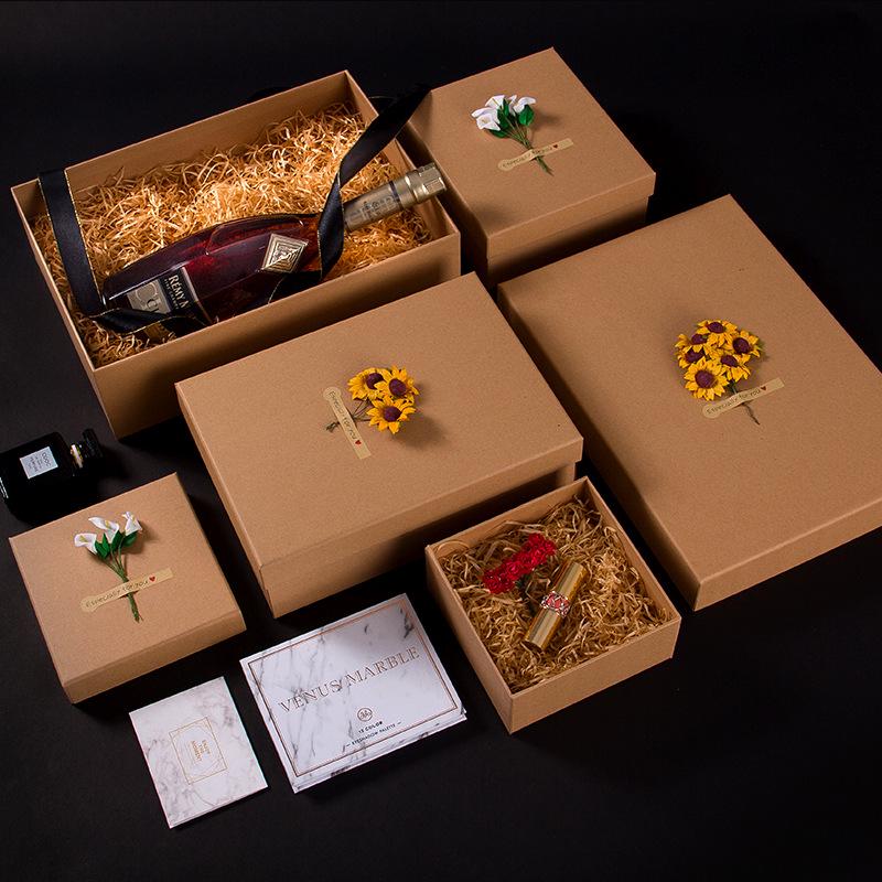 

В наличии: Элегантная большая подарочная коробка из черной крафт-бумаги для упаковки помады и духов Black Gift Box * Greeting Card