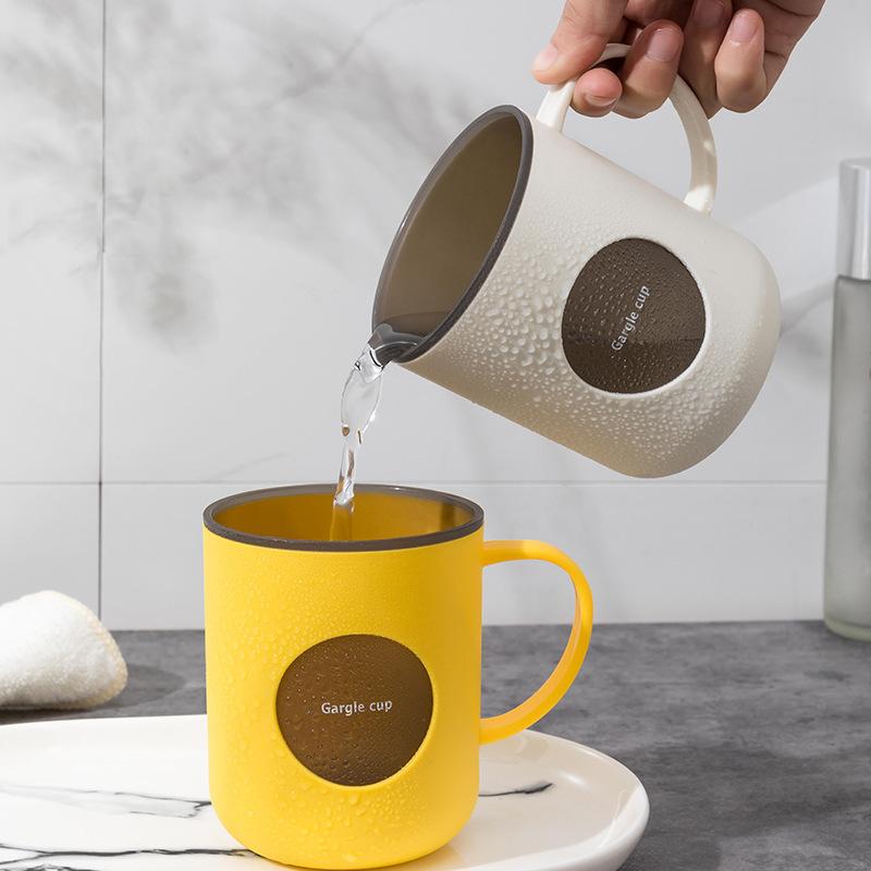 Double Contrast Color Mouthwash Cup Home Bathroom Brushing Cup with Handle Couple Cup Drop Resistant Bath Tub Cup