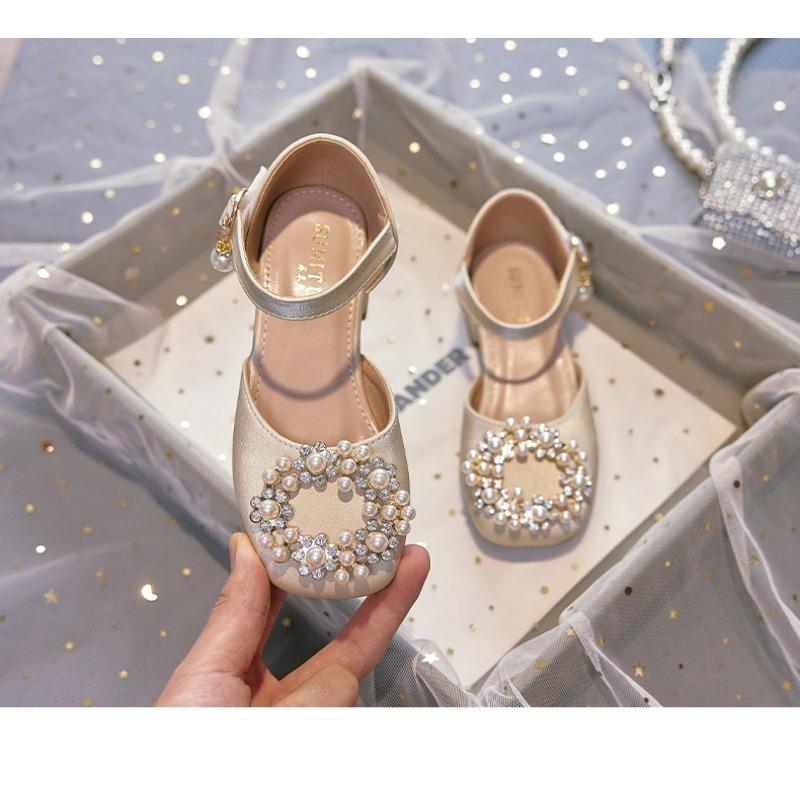 Summer Girls Closed-Toe Princess Sandals, Soft Sole Low Heel Performance Dress Shoes