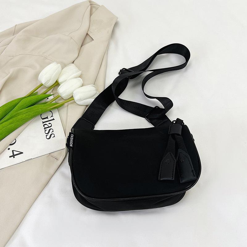 

2024 новый повседневный большой вместительный тренд красивая маленькая квадратная сумка персонализированная текстура сумка через плечо женская сумка прилив чёрный