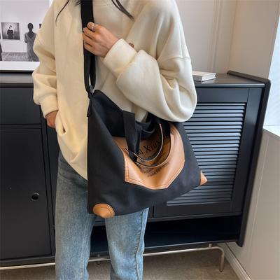Borsa a tracolla con lettera alla moda di grande capacità, nuova borsa alla moda semplice da donna, borsa tote di colore solido