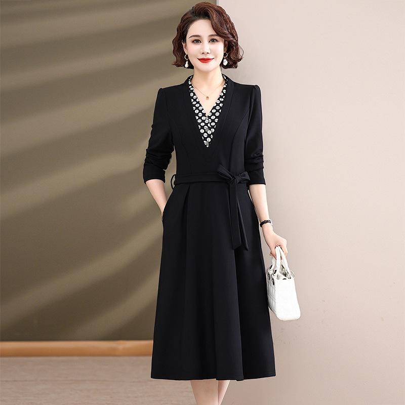 

Stylish Autumn Long Sleeve Two-Piece Dress for Middle-Aged Women 4XL (68-73 kg) чорний