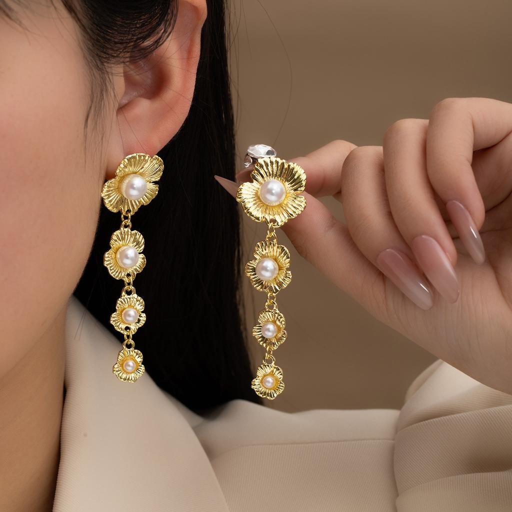 Traditional Chinese style retro earrings, fashionable and simple earrings, unique and refined earrings for women