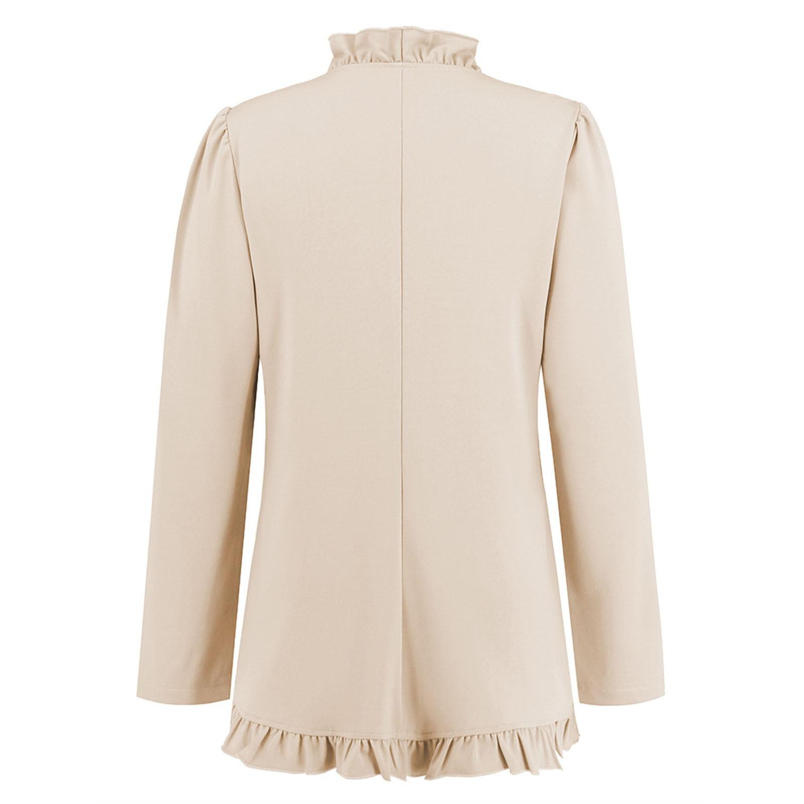 Женская куртка с открытыми пуговицами и рюшами — фото 3