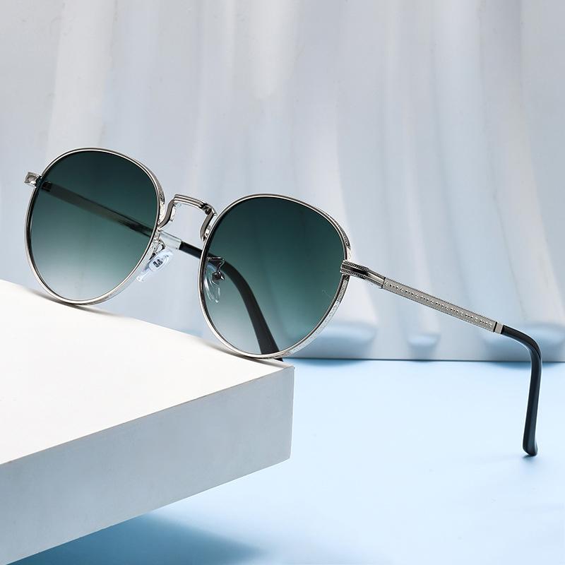 

Солнцезащитные очки в металлической оправе новой модели, модные и стильные, овальной формы и с элегантным дизайном.2403 зелёный