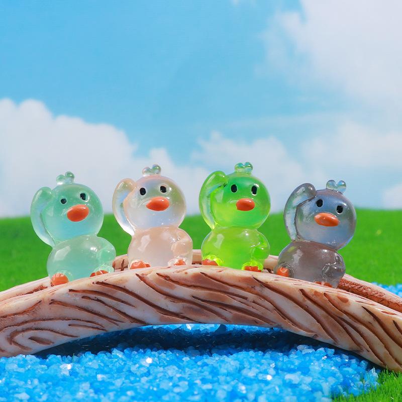 10 / 20pcs Luminous Mini Resin Ducks Tiny Duck Glow in The Dark Compact Miniature Waving Duck Figures Ideal for DO-IT-YOURSELF Fairy Garden