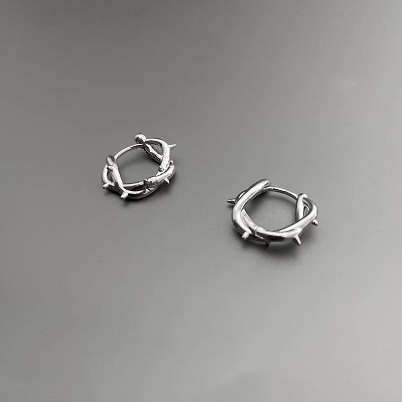 Hiphop Punk Thorn Hoop Earrings for Man Women Classic Piercing Ear Cartilage Tragus Simple Huggie Hoop Rock Jewelry Gift