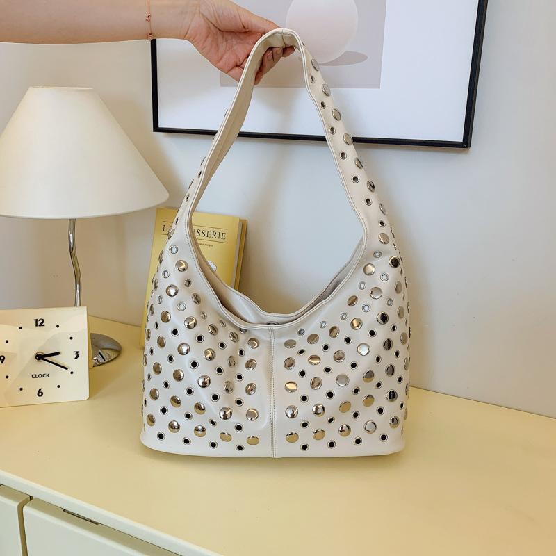

Summer Trend Punk Style Rivet Premium Sense Bucket Bag Fashion Women s Underarm Shoulder Bag off білий колір