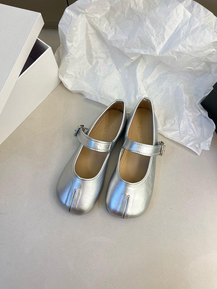 Fashionable and Comfortable Retro Fake Split-toe Mary Jane Single Shoes Female Summer Gentle Flat Commuter Soybean Shoes
