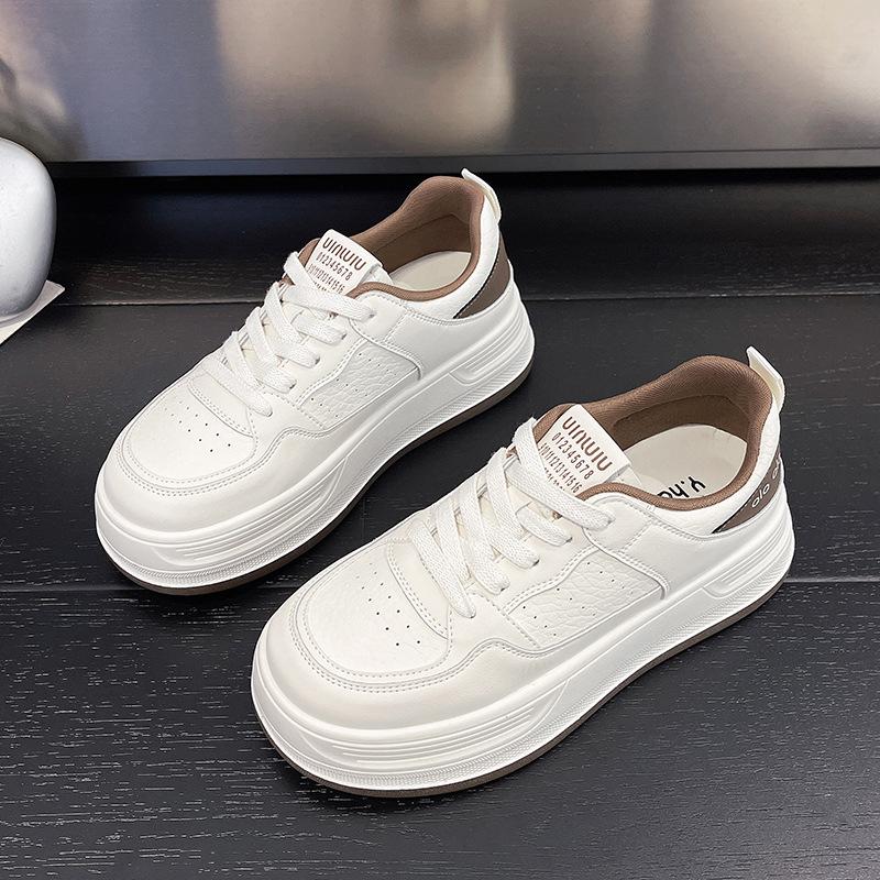 

Маленькие белые туфли на толстой подошве, увеличивающие рост, женские, 2025 новинка, универсальные спортивные туфли-маффины, кроссовки для бега для девочек, нишевые легкие повседневные туфли 40