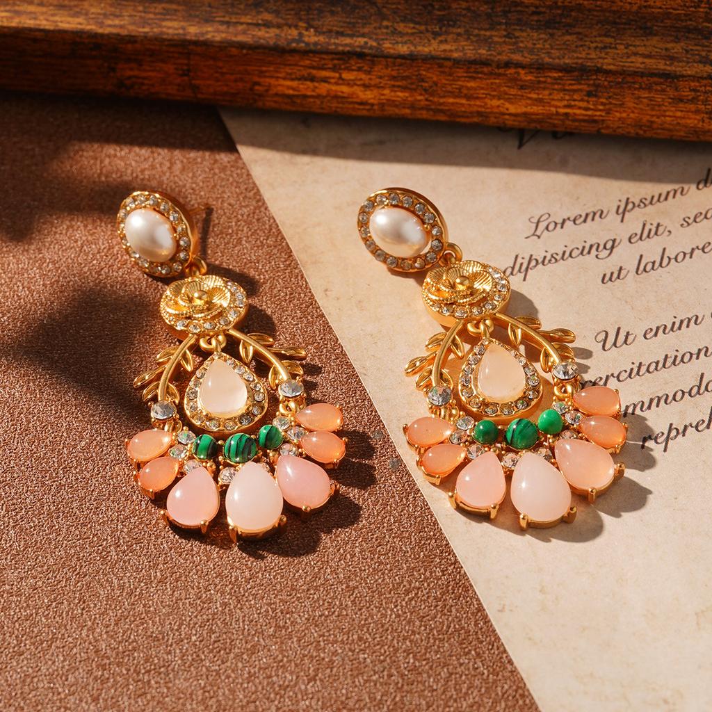 Medieval painted pearl earrings retro vintage fringed French niche design love light luxury stud earrings silver needle