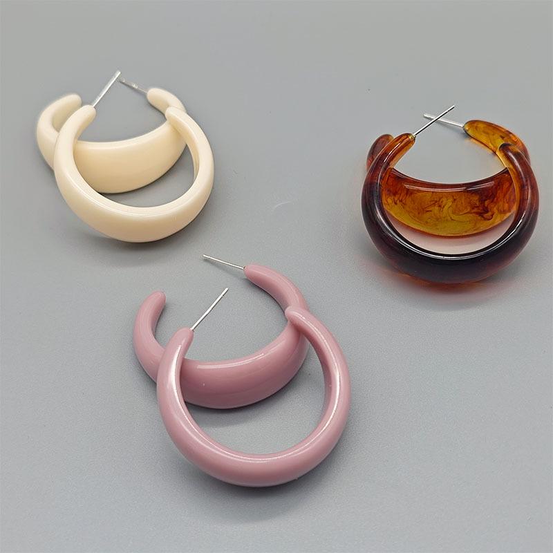 Hong Kong Retro Candy Color Acrylic C-Shaped Earrings: Women's Fashionable, Simple, High-End Studs