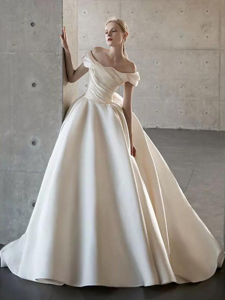 Princess Style Wedding Dress 2026 New Vintage Satin Long Tail Floor Length White Bride Small Size One Shoulder Strap