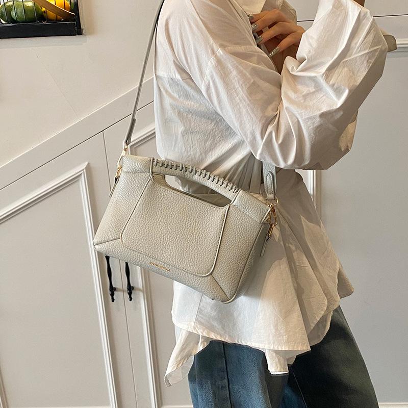 Fashion Handbag Women's New Shoulder Bag Versatile Casual Messenger Bag