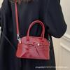 2025 New American Retro Niche Design Simple Commuter Shoulder Crossbody Bag Trendy Fashion Handbag