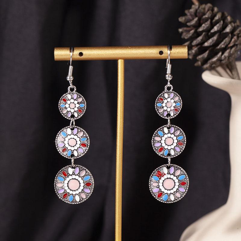 European, American and Bohemian Hollow Bead Fringed Earrings, High-end Retro Ethnic Style Earrings, Fashionable Long Earrings.