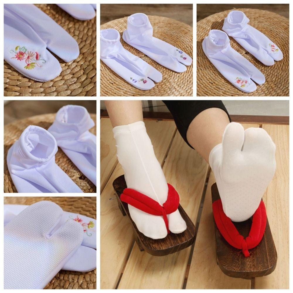 

Embroidery Flower Toe Separator Socks Japanese Style Split Toe Sock Two Toed Socks Ladies Girl Style 2
