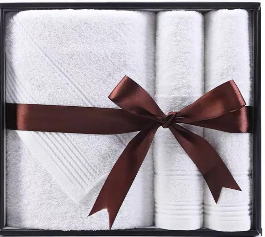 

Подарочная коробка из трех предметов Полотенце для ванны из чистого хлопка Подарочная коробка Вышитый логотип 2118 Подарочная коробка с полотенцем для ванны Красивая и прочная белый