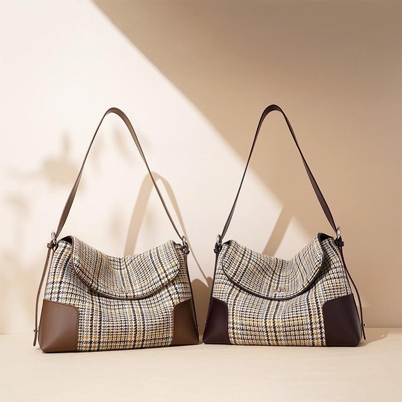 New Large-capacity Tote Bag Under the Armpit, Wool Plaid Canvas with Cowhide Girls' High-end Shoulder Bag for Women