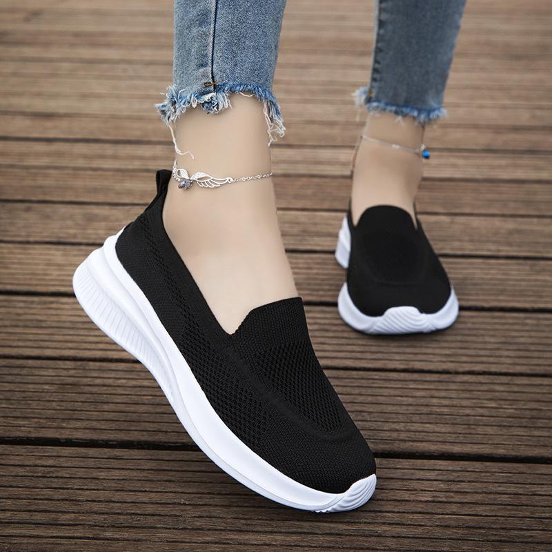 Spring New Breathable Mesh Ultra-light Comfortable Mother Shoes Casual Shoes