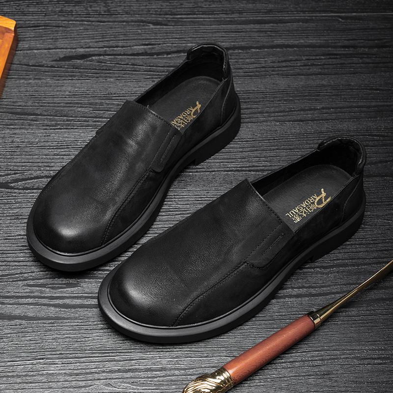 Herrenschuhe neu Frühling Leder Mode Lederschuhe Herren Fußschrubbleder Retro Businessschuhe vielseitige Freizeitschuhe Tide