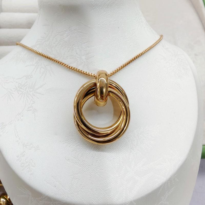 Elegant European & American Luxurious Geometric Twist Earrings & Necklace Set