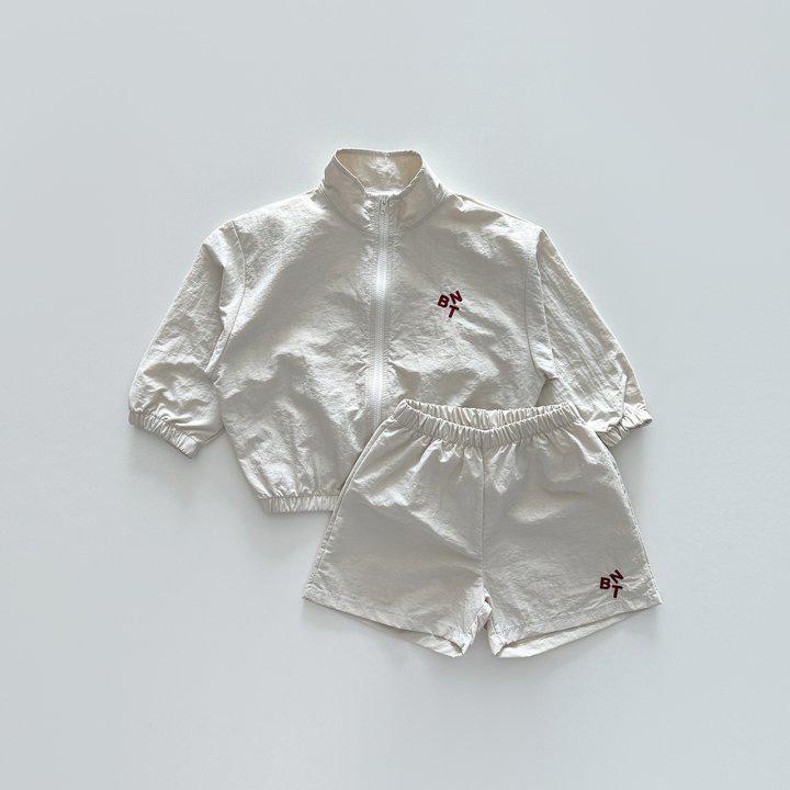 

Комплект детской повседневной куртки-бомбера и шорт в корейском стиле 2024 120cm