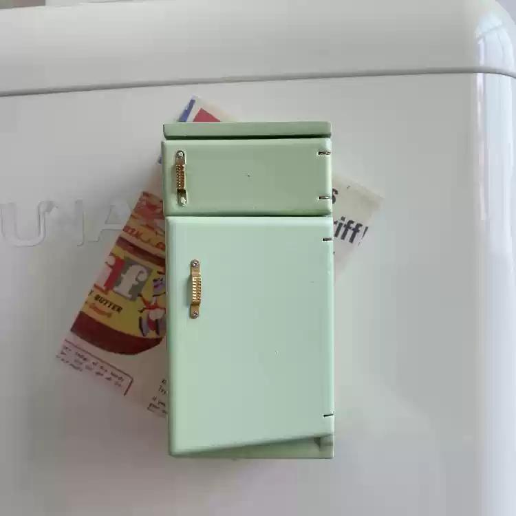 

80s Vintage Creative Fridge Magnet Kitchen Scene Wardrobe Electric Fan Hole Board Design Retro Sticker Home Decor Accessory