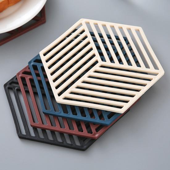 Hollow Heat Resistant Trivet for Hot Dishes Non-Slip Silicone Table Mat for Pots Scratch-Proof