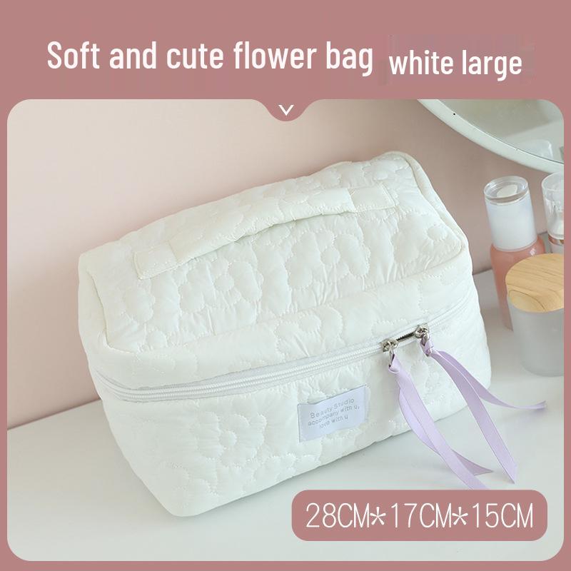 Kawaii Cloud Makeup Bag: Soft, Cute, Large-Capacity, Portable, 3D Storage for Dorms
