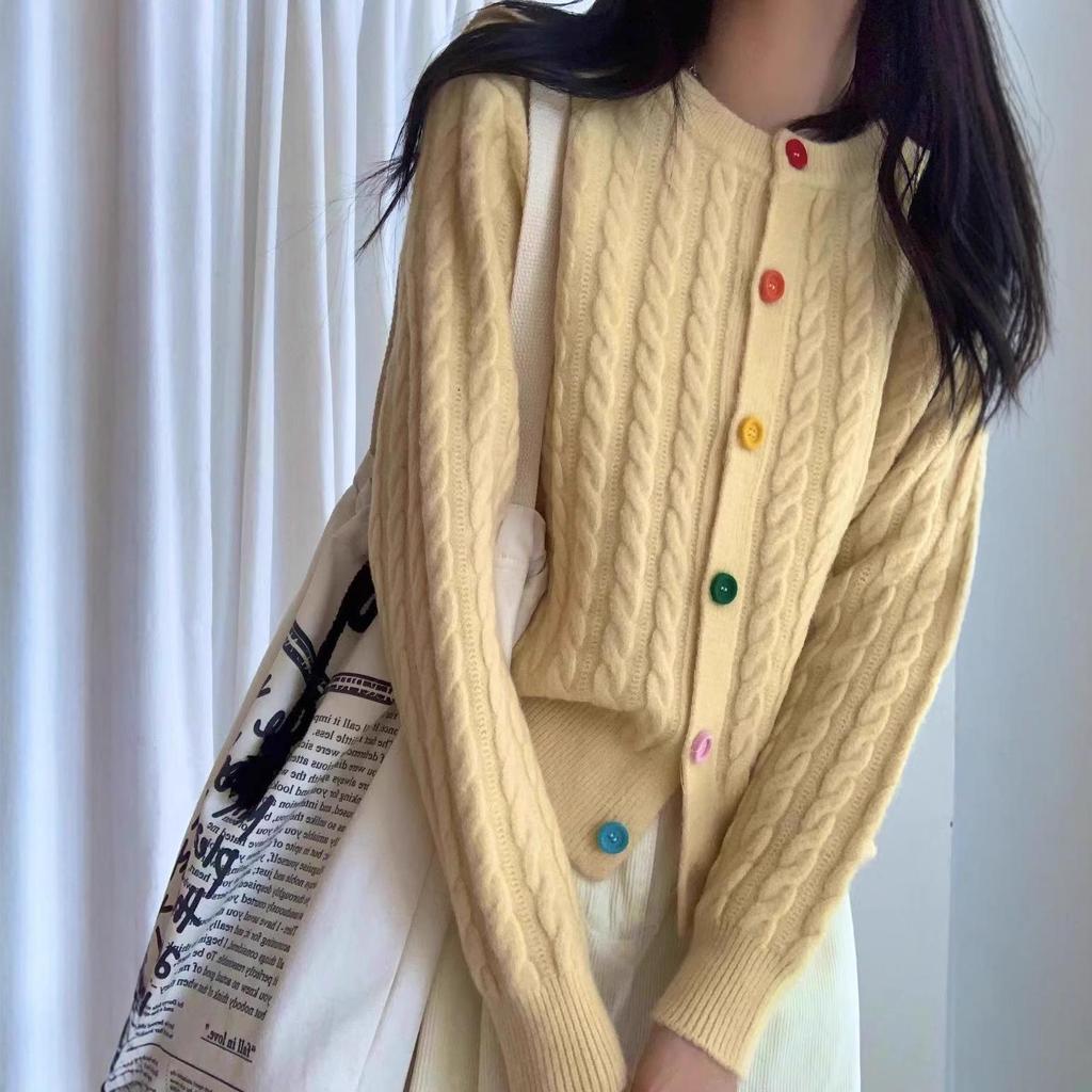 Women's Retro Cable Knit Cardigan: Soft, Warm, Round Neck, with Buttons - Casual Korean Style for Autumn/Winter.