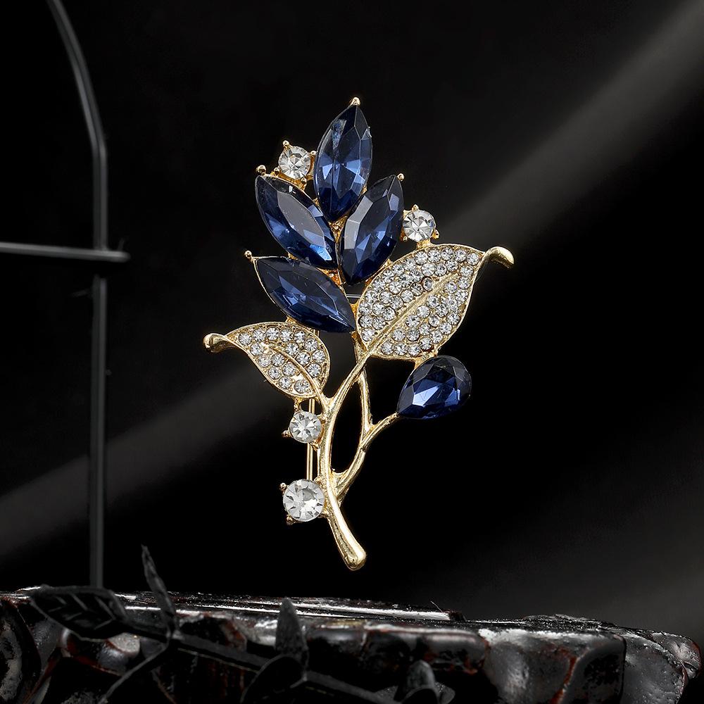 Blue Crystal Leaf Diamond Temperament Brooch, Light Luxury Niche Design Sense Suit Cheongsam Corsage Woman