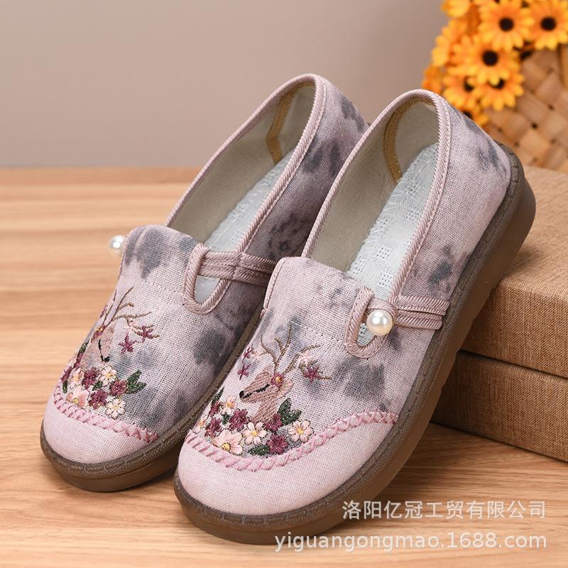 Old Beijing Cloth Shoes Mother Shoes Autumn Breathable Non-slip Soft Sole Old Man Shoes Women Old Embroidery Embroidery