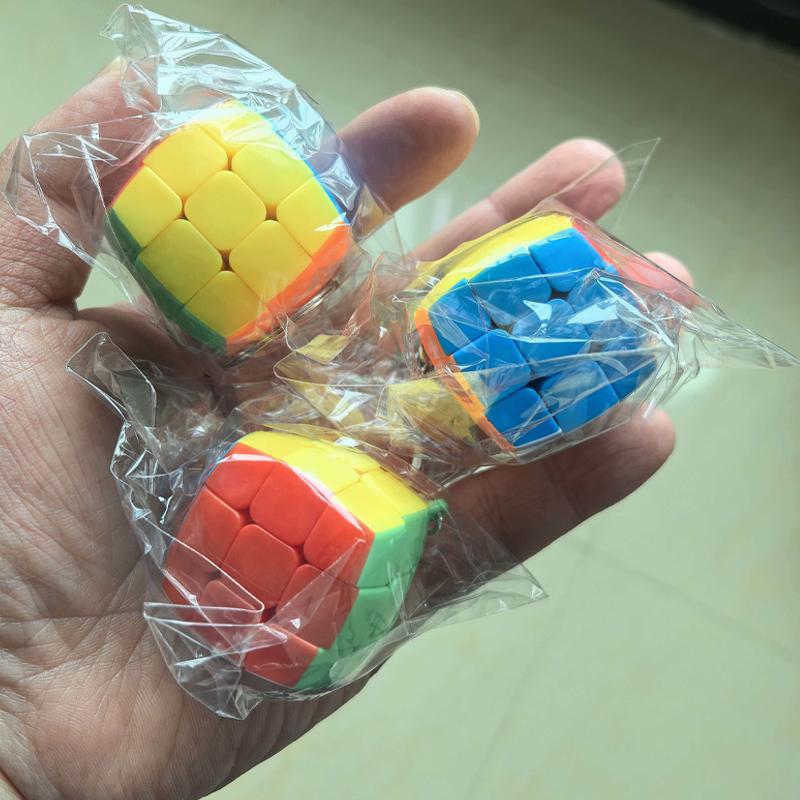 Toys Educational Mini Cube Keychain 3x3x3 3.5CM Puzzle Problem Solving Brain Teaser for Adults Novelty Gifts Kids Boys Girls