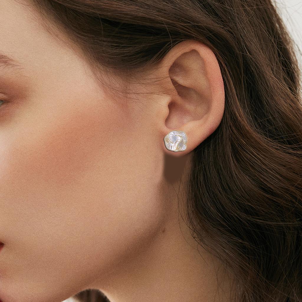 Delicate Camellia Flower Shaped Earrings for Women Elegant Alloy Floral Ear Studs Lightweight Ear Accessory for Ladies