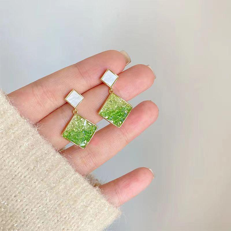 2023 Elegant Gradient Rhombus Crystal Stud Earrings: Trendy Socialite Ear Ornaments for Women зелёный