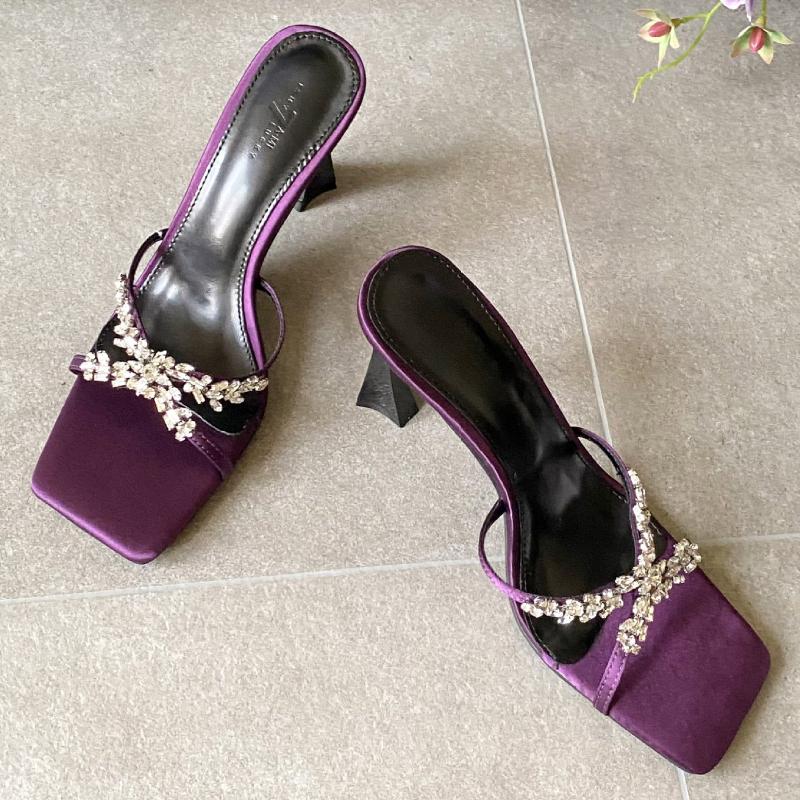 

Fashion Elegant Cross Tied Rhinestone Design Brand Slipper Women High Quality Satin Square Toe Slide Sandal Scarpe Donna Tacco Alto Sexi 35 фиолетовый