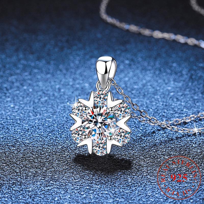 925Silver Collarbone Chain, Romantic Snowflake Necklace, Moissanite Necklace, Wedding and Birthday Gift, Fashionable, Elegant, Luxurious, Is the Best
