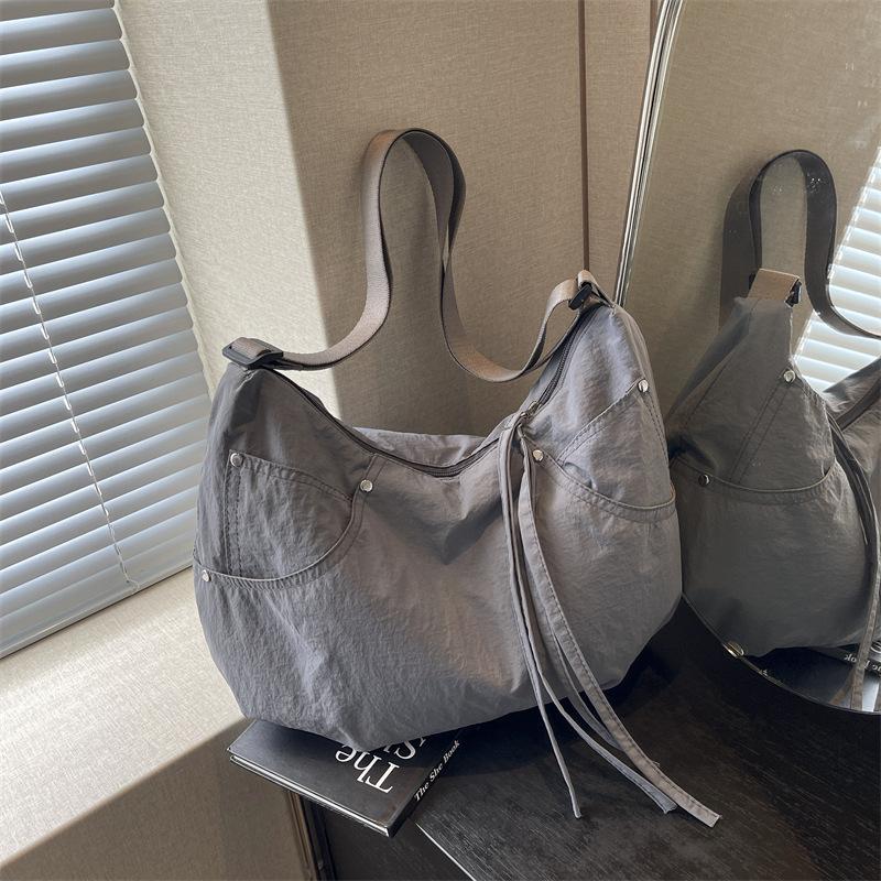 

FLYING STARS Leisure Dumpling Bun Folding Large Capacity Diagonal Span Bun Student Class Commuting Nylon Cloth Wallet 38cmX25cmX15cm