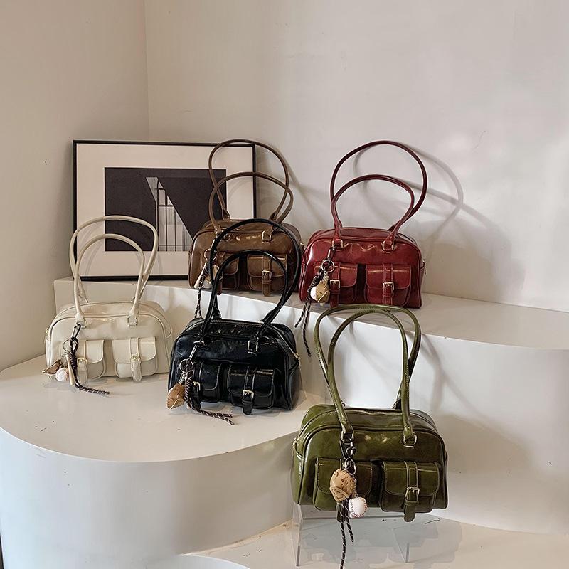2025 autumn and winter new dark underarm bag women's versatile shoulder bag trendy fashion with pendant handbag