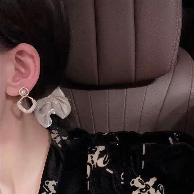 Korean-Style S925 Sterling Silver Rhombus Pearl Dangle Earrings for Women