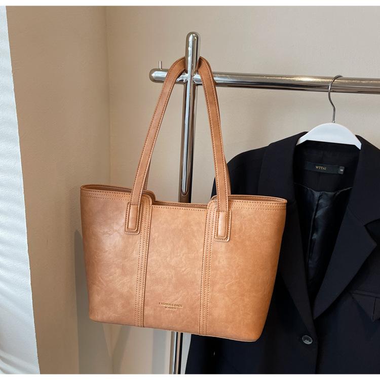 Bag Women's 2025 New Model, Popular This Year, Large-capacity Tote Bag, Casual and Versatile, College Student Class Bag, Commuter Bag