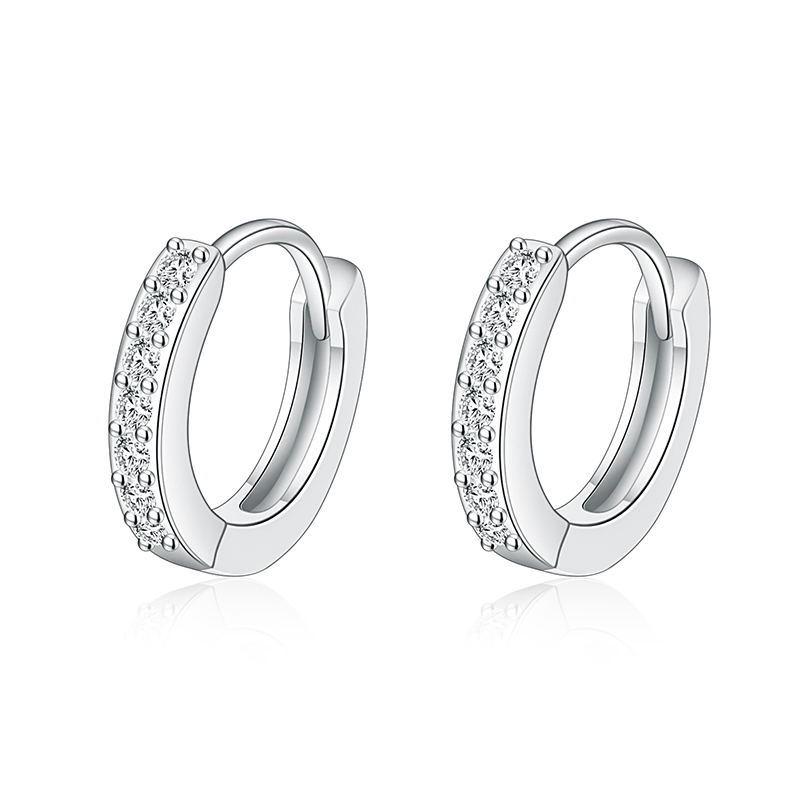 

Корейская дорама «Аварийная посадка любви» вдохновила на стиль Сон Е-джин: циркониевые каффы для ушей и серьги-кольца