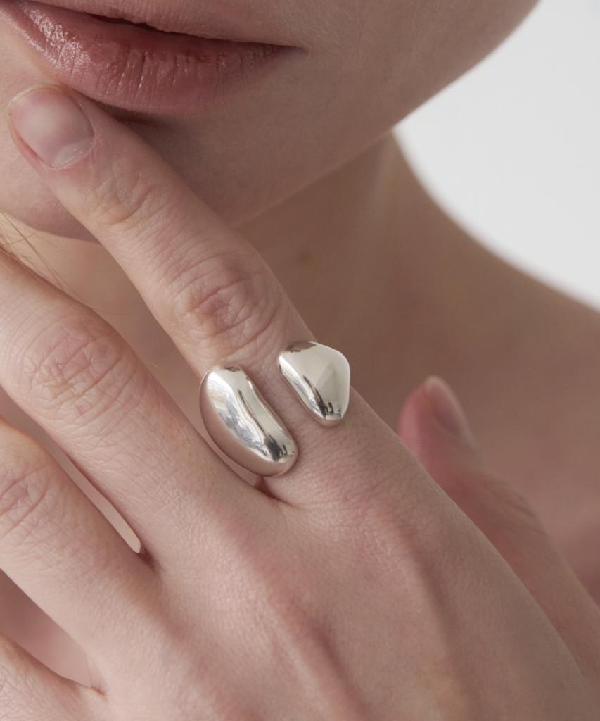 Touchéd Pebble Ring 05