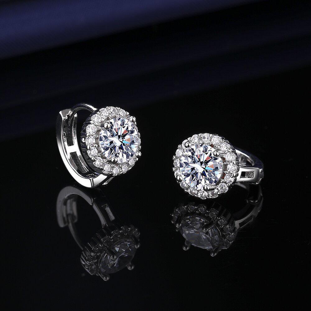 New One-Carat Imitation Moissanite Earrings: Hypoallergenic, Stylish Earrings for Women